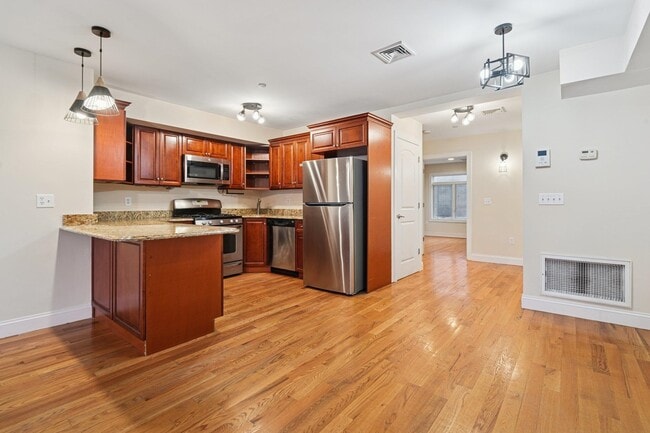 Building Photo - 124 68th St