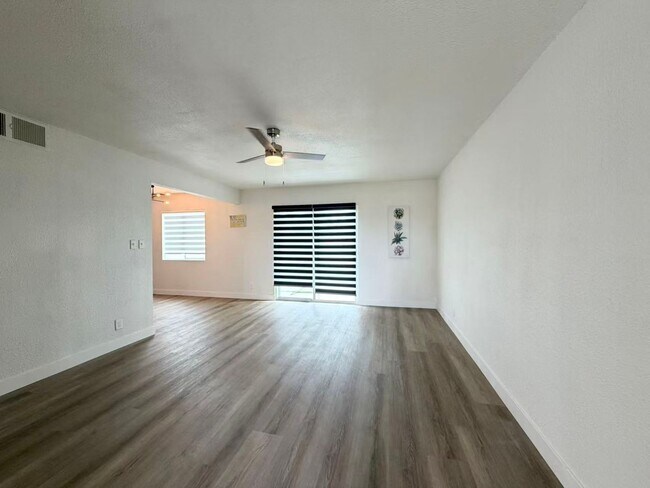 Building Photo - 4517 Alta Dr
