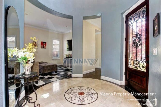 Building Photo - 9222 Big Canyon Ct