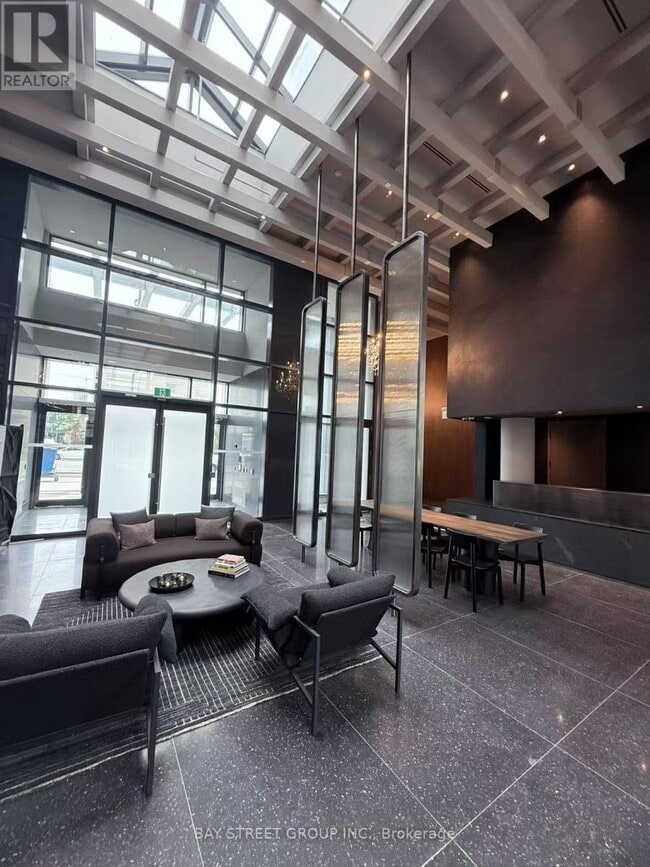 Building Photo - 28 Interchange Wy