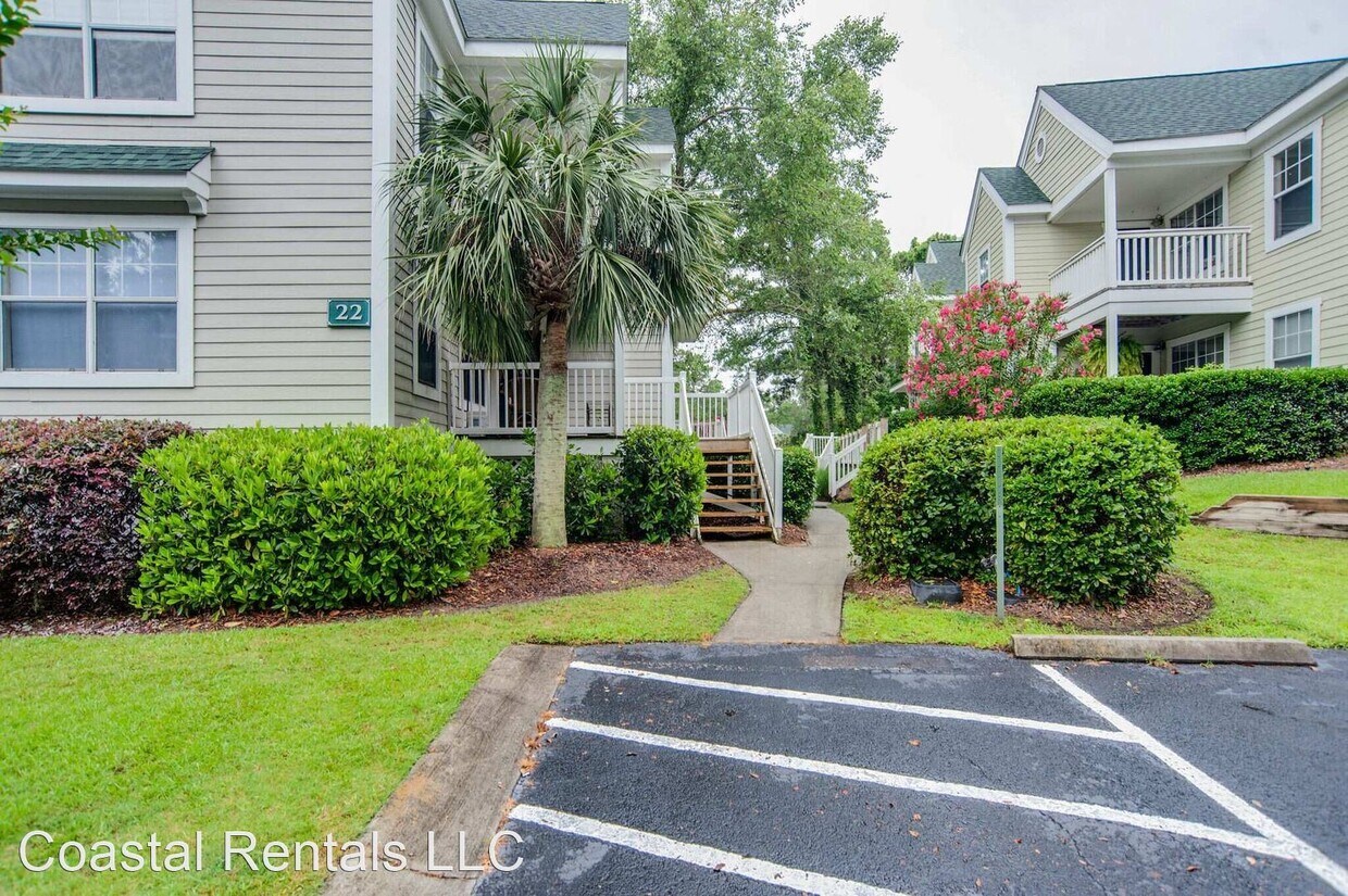 Primary Photo - 3 br, 2.5 bath House - 22 Old South Court #B