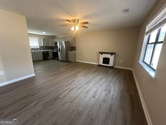 Foto del edificio - 107 Jay Ln