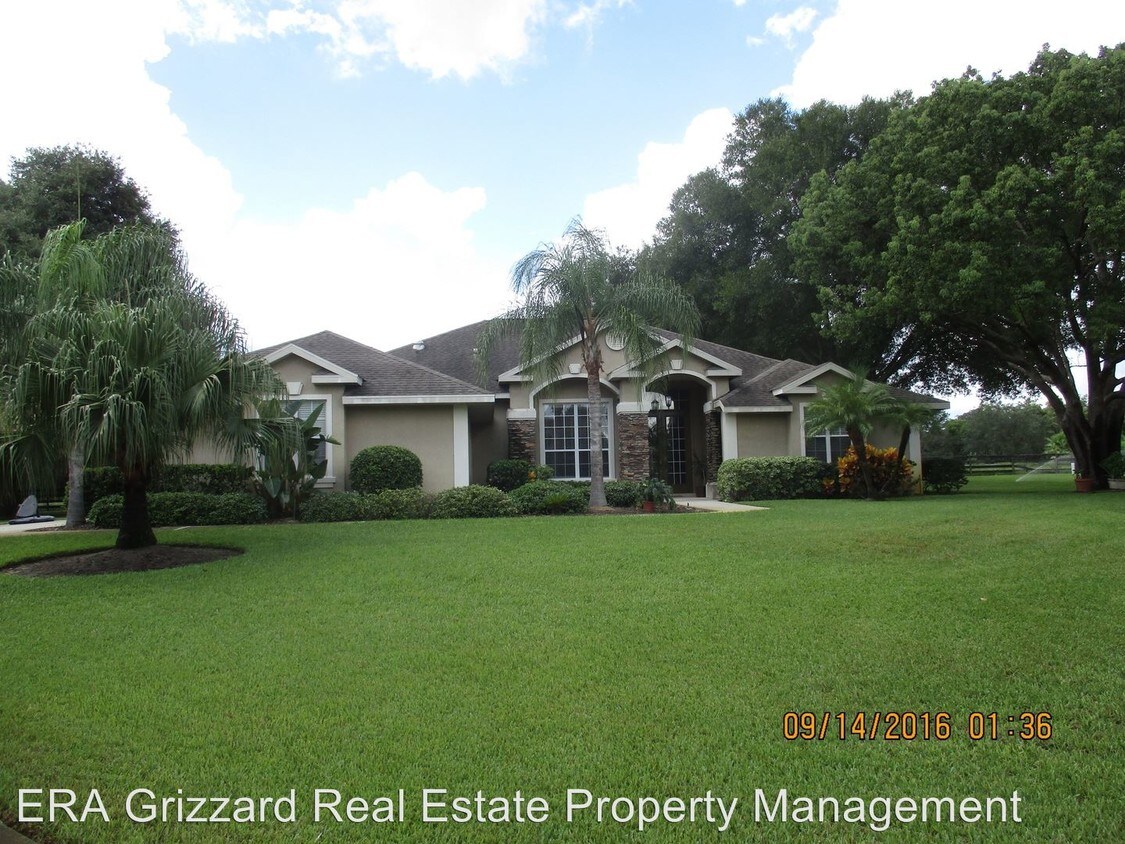 Primary Photo - 27403 Highlander Ct