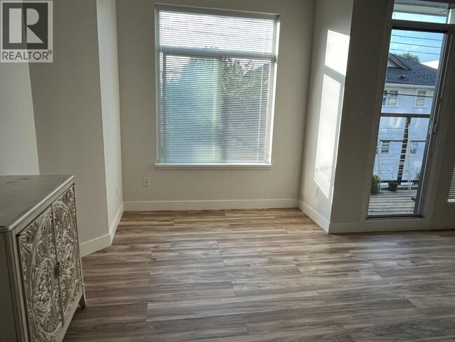 Building Photo - 5649 Kings Rd