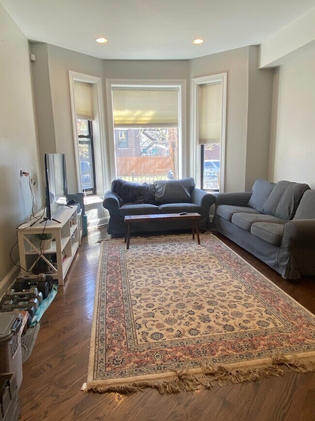 Foto del edificio - 2640 W Cortland St
