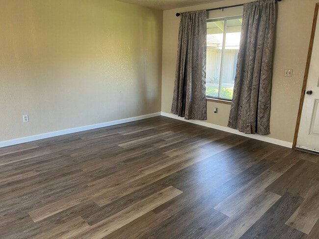 Building Photo - Great Jacksonville Location