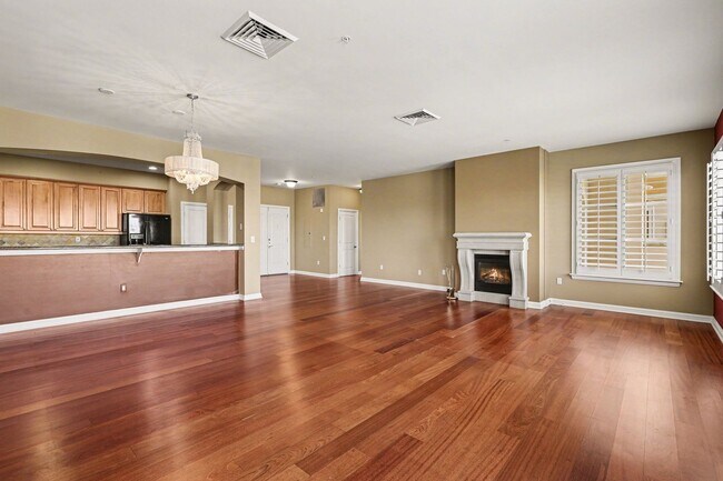 Foto del edificio - Location and Luxury! 2 Bedroom 2 Bathroom in Cherry Creek!
