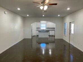 Building Photo - 706 Tower Mill Ct