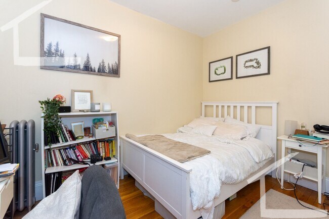 Foto del edificio - Very spacious 3 bed in Brookline...