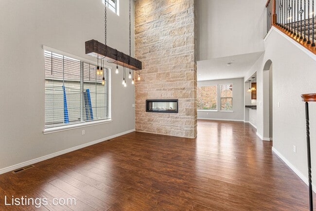 Building Photo - 3 br, 3 bath House - 13773 E Caley Dr
