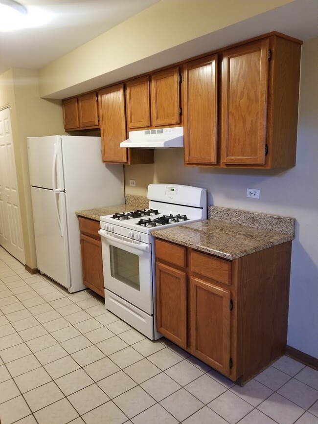 Building Photo - 3S126 Timber Dr