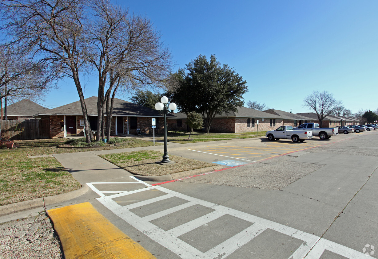 Primary Photo - May Road Apartments