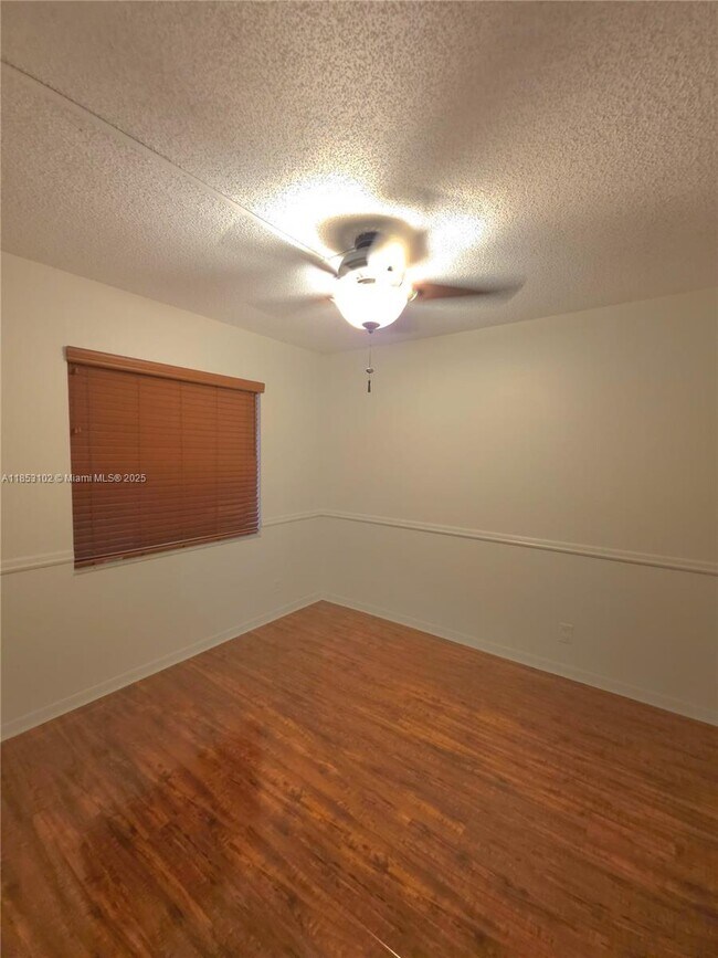 Foto del edificio - 10451 W Broward Blvd