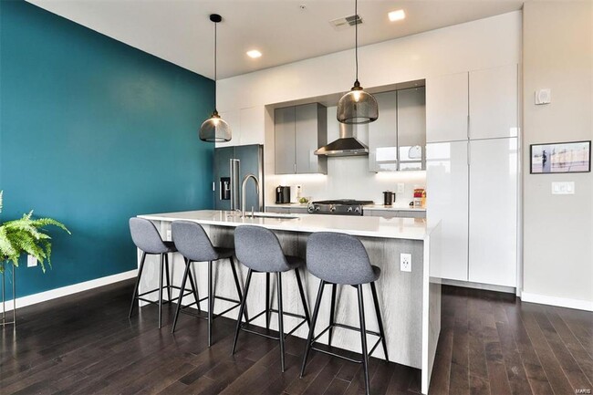 Foto del edificio - Luxury condo in the CWE
