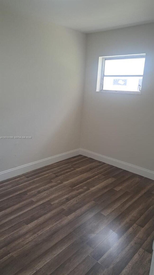 Foto del edificio - 2457 NW 35th St