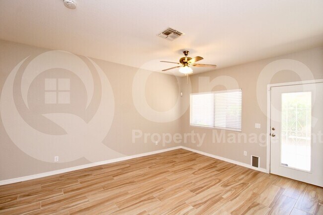 Foto del edificio - 3713 E Wyatt Way