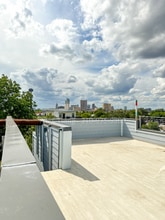 Building Photo - 225 S Pine St
