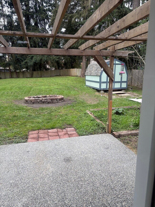 Foto del edificio - 1385 Graham Dr