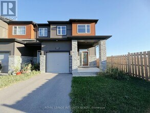 Building Photo - 107 Aura Ave
