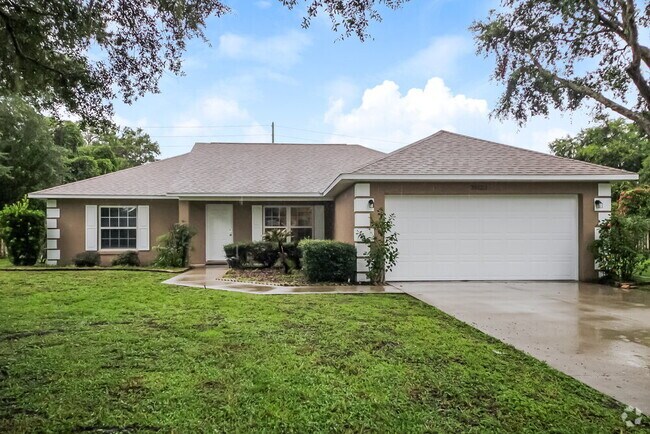 Building Photo - 35123 Queens Way