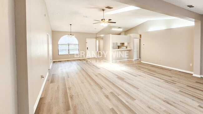 Building Photo - 8122 Hathaway Dr