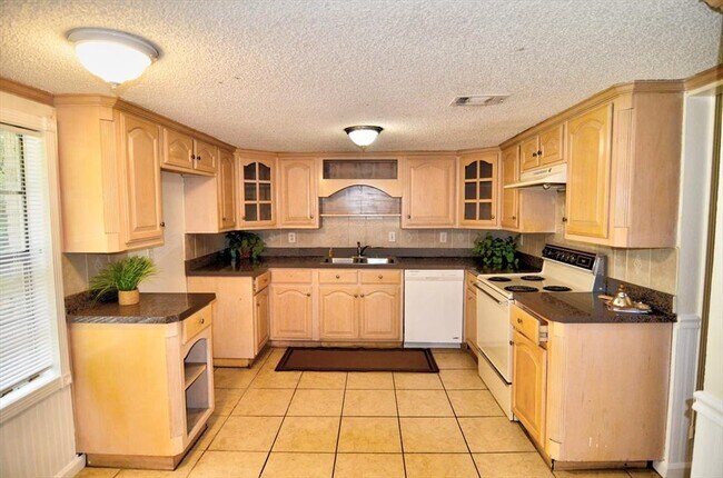 Foto del edificio - 1412 West Shore Dr