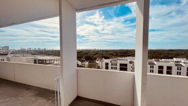 Foto del edificio - 700 Biltmore Way