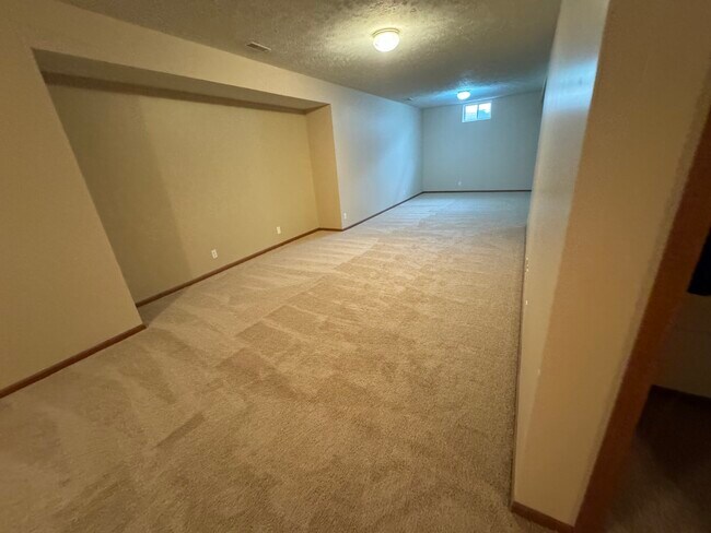 Enorme sala familiar - 2928 Blackhawk Dr