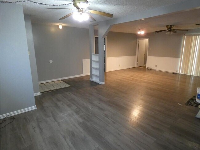 Foto del edificio - 3 bedroom, 2 bath