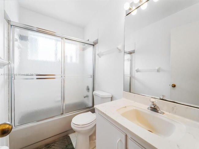 Foto del edificio - 3 bedroom in Dania FL 33004