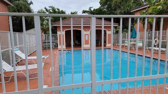 Foto del edificio - 907 NW 100th Ave