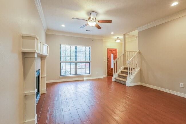 Building Photo - 612 Spruce Dr