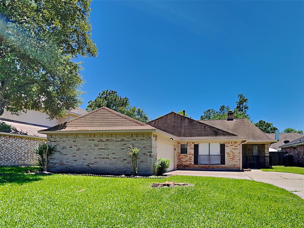 921 N Rivershire Dr, Conroe, TX 77304 House Rental in Conroe, TX