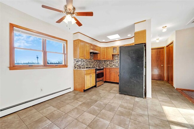 Building Photo - 303 9th St