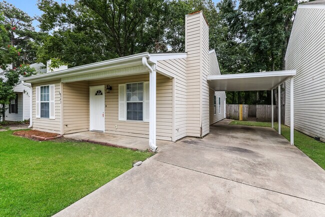 Foto del edificio - 302 N Grove Cir