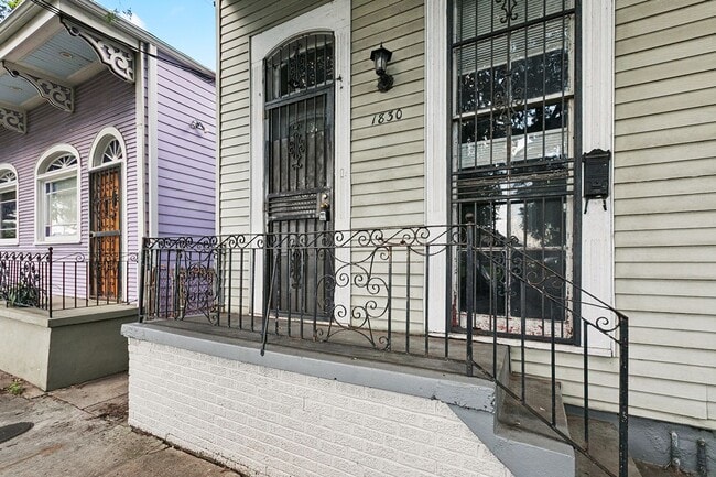 Building Photo - 1830-32 Elysian Fields