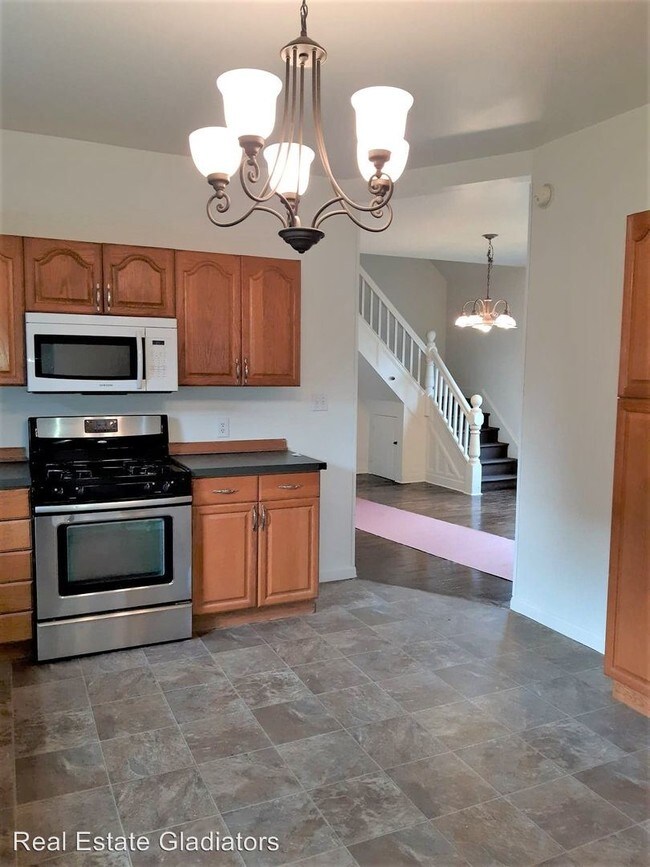 Foto del edificio - 4 br, 1 bath House - 129 S Ferry Ave