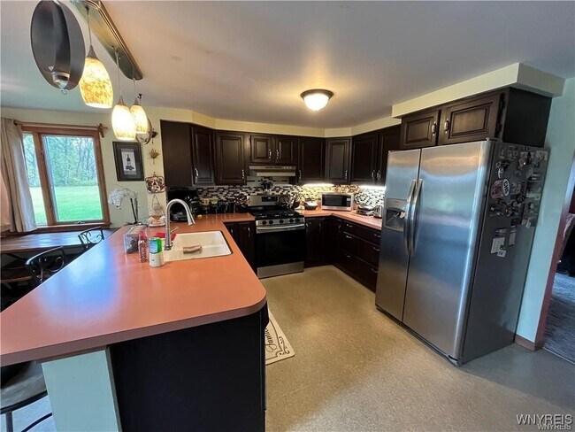 Foto del edificio - 3279 Clinton St