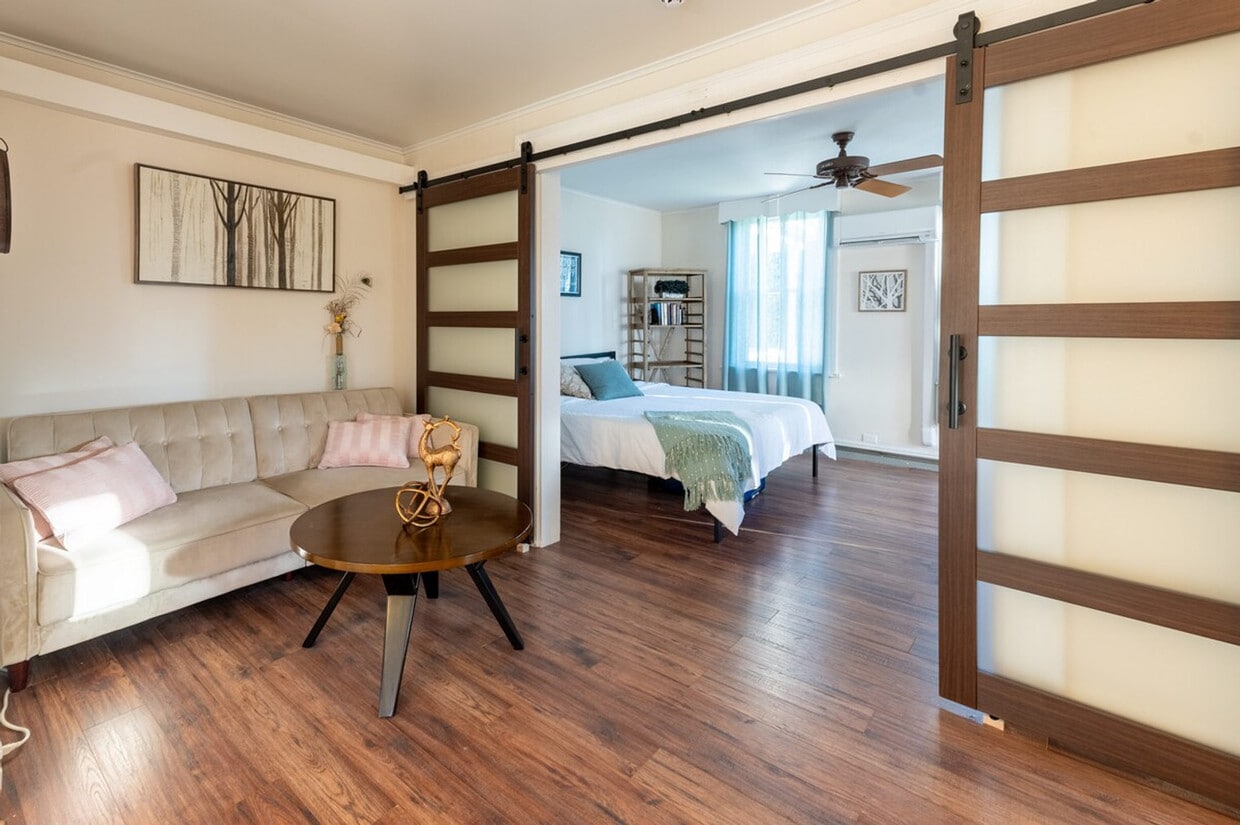 Foto principal - 241 N Rd