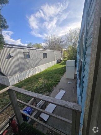 Building Photo - 10 9th Ave