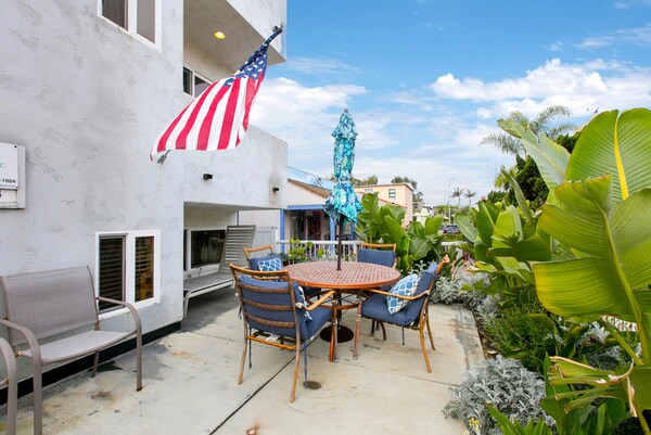 Foto principal - 819 Avalon Ct