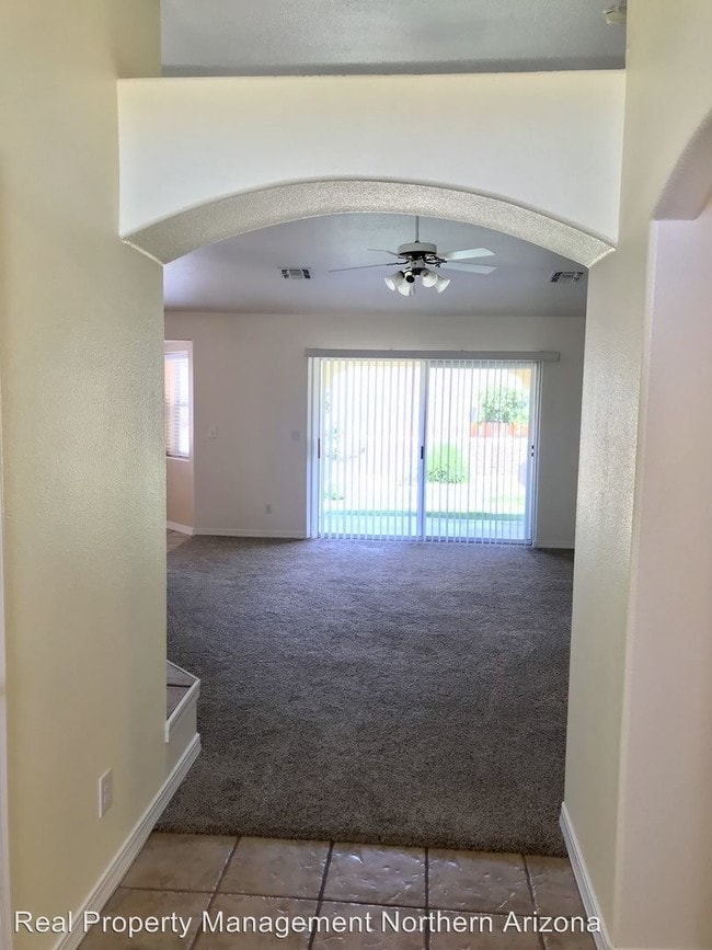 Building Photo - 3 br, 2 bath House - 2102 Ridgeview Rd.