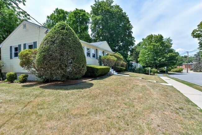 Foto del edificio - 4 Edgemont Ave