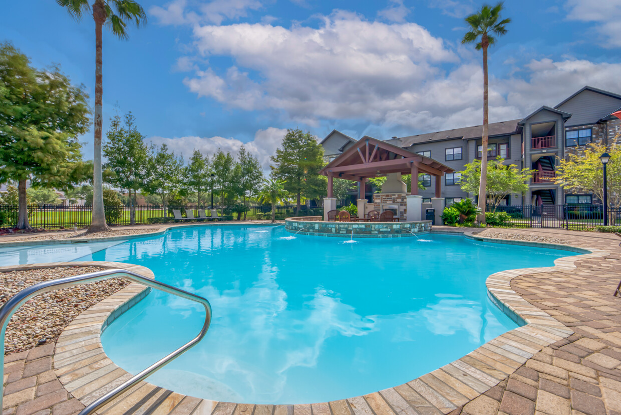 Piscina con estilo de centro turístico - Greystone Apartments