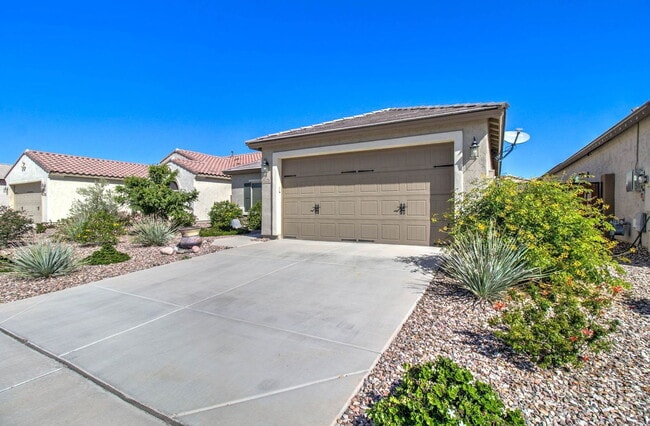 Building Photo - 6570 W Sonoma Way