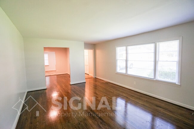 Building Photo - 1209 Lynn Acres Dr