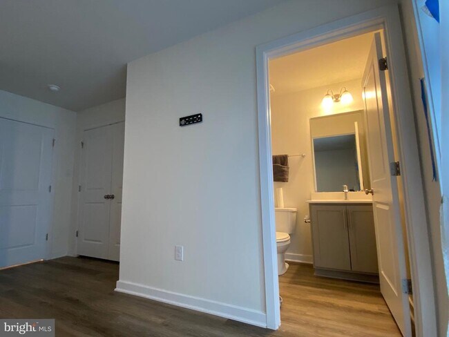 Foto del edificio - 7530 Daybreak Dr