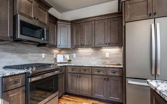 Foto del edificio - 6602 Hitching Post Ln
