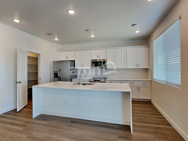 Building Photo - 12640 W Adair Dr