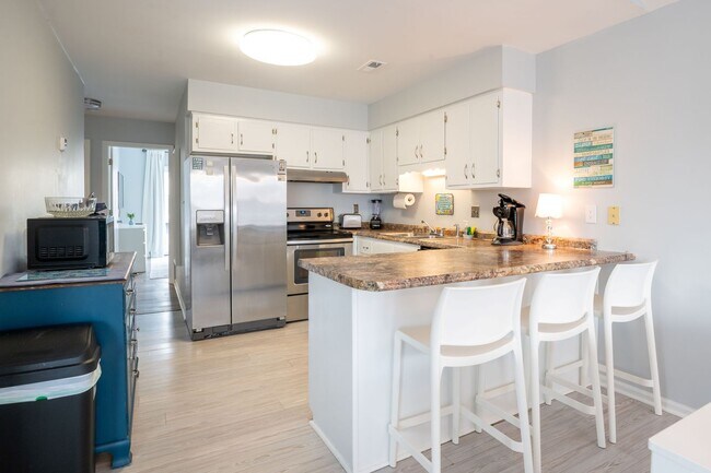 Foto del edificio - FURNISHED OFF-SEASON MONTHLY RENTAL - AVAILABLE MID-SEPT '27